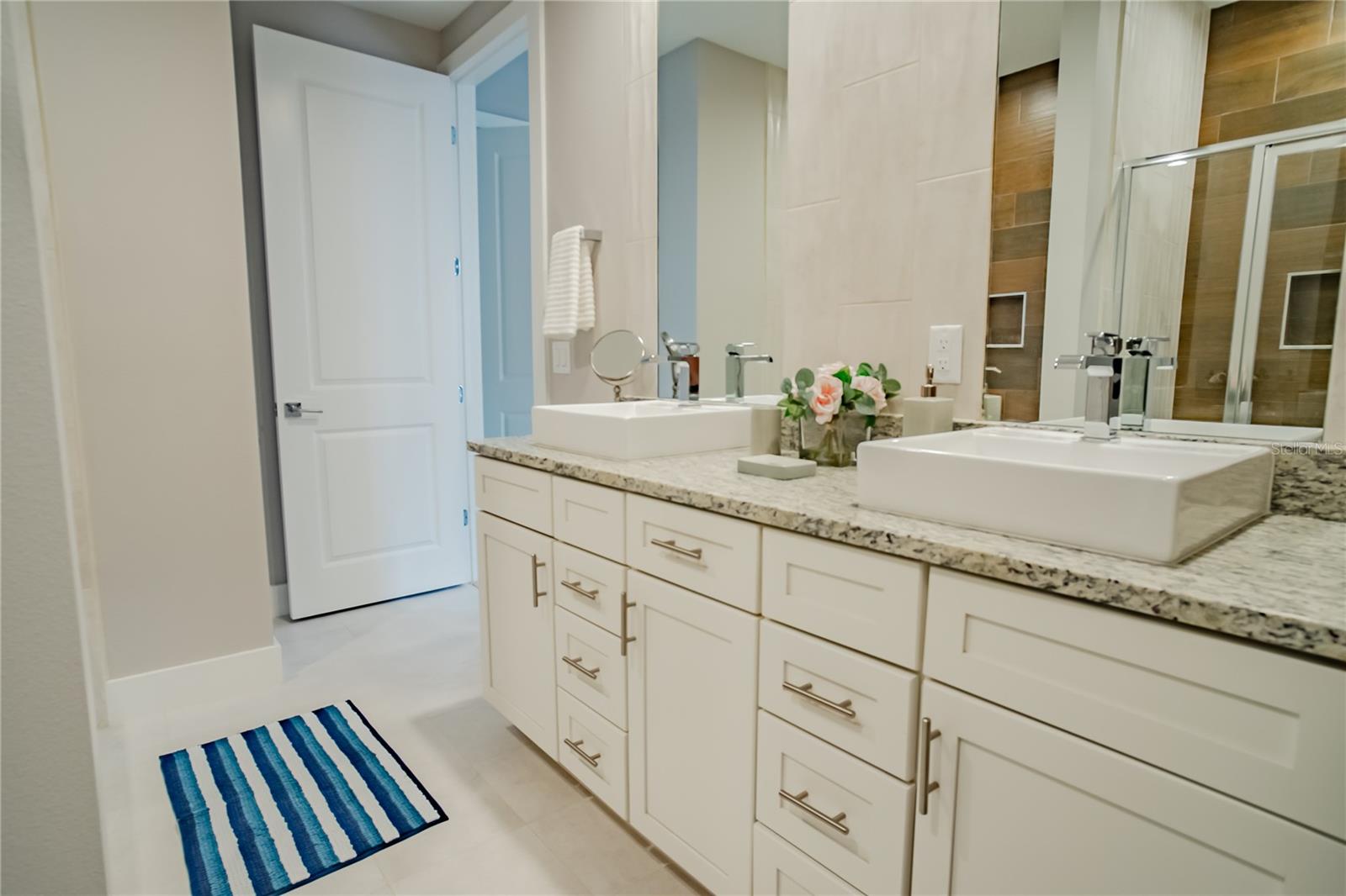 Listing photo id 15 for 7585 Sunny Dreams Lane