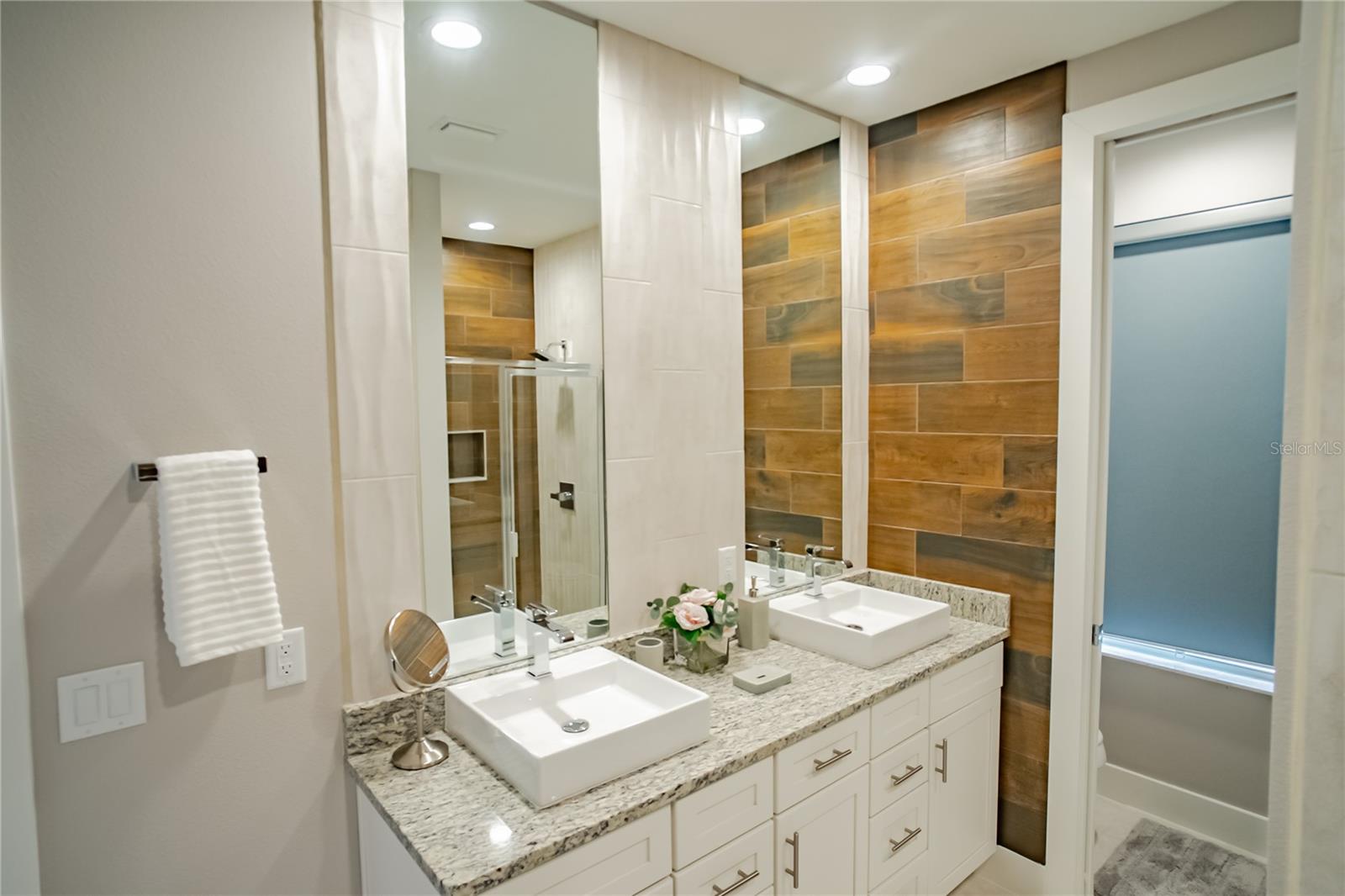 Listing photo id 16 for 7585 Sunny Dreams Lane