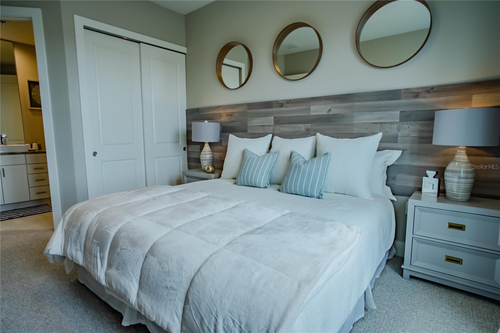 Listing photo id 27 for 7585 Sunny Dreams Lane