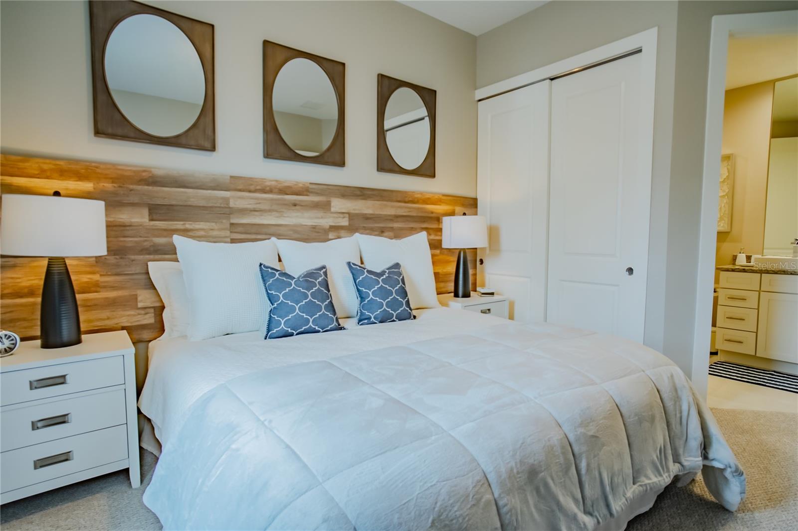 Listing photo id 34 for 7585 Sunny Dreams Lane