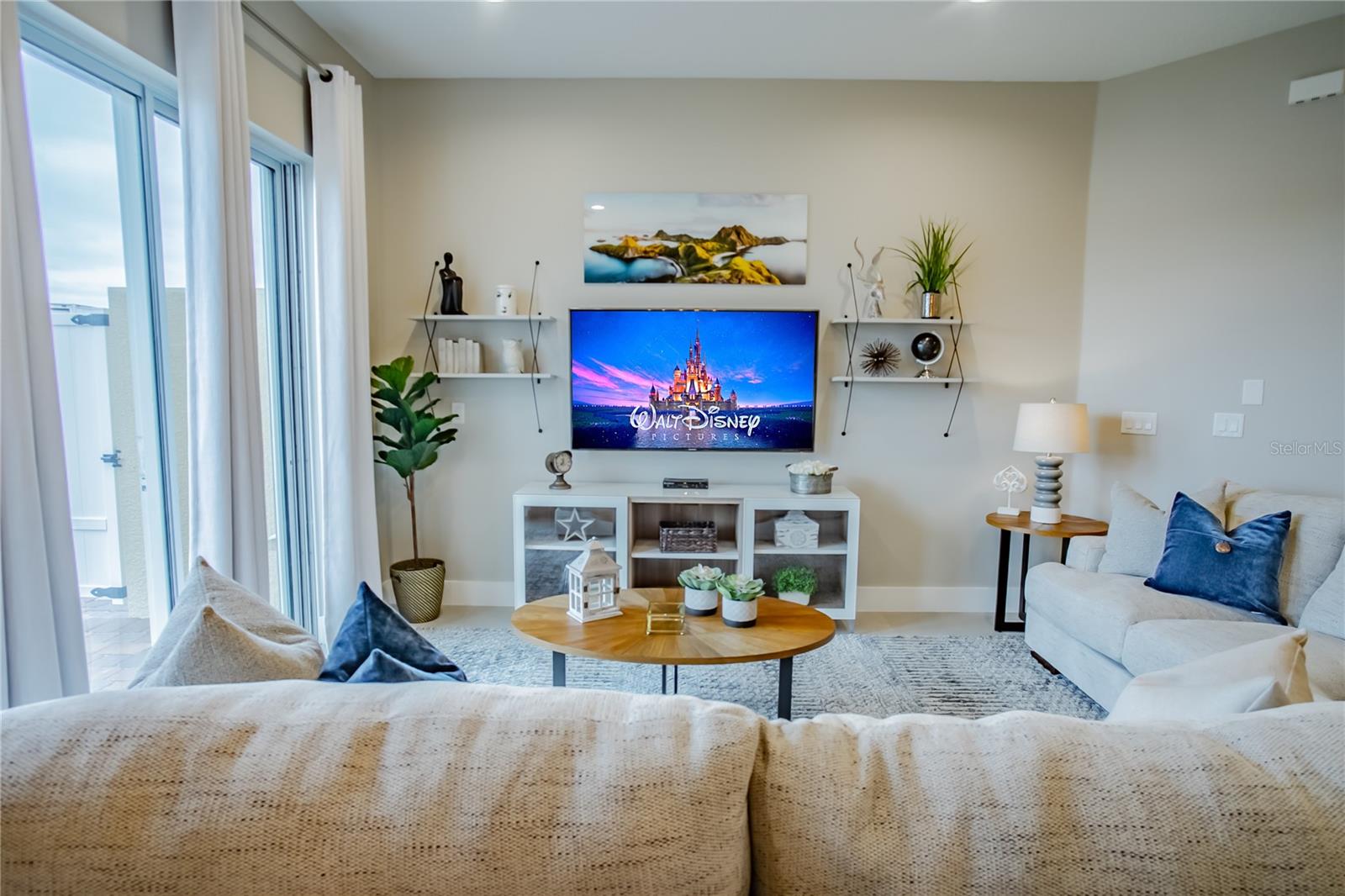 Listing photo id 4 for 7585 Sunny Dreams Lane