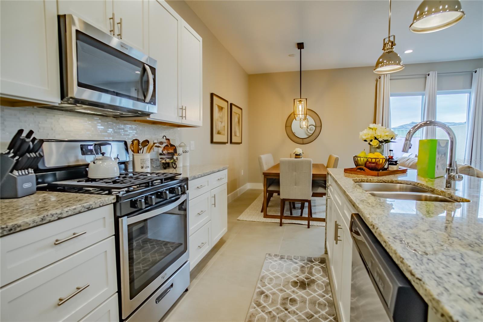 Listing photo id 7 for 7585 Sunny Dreams Lane