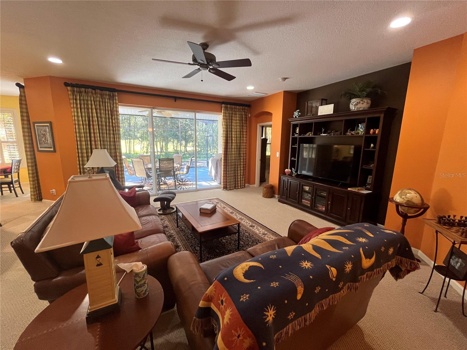 Image 8 of 14 For 402 Victoria Hills Drive