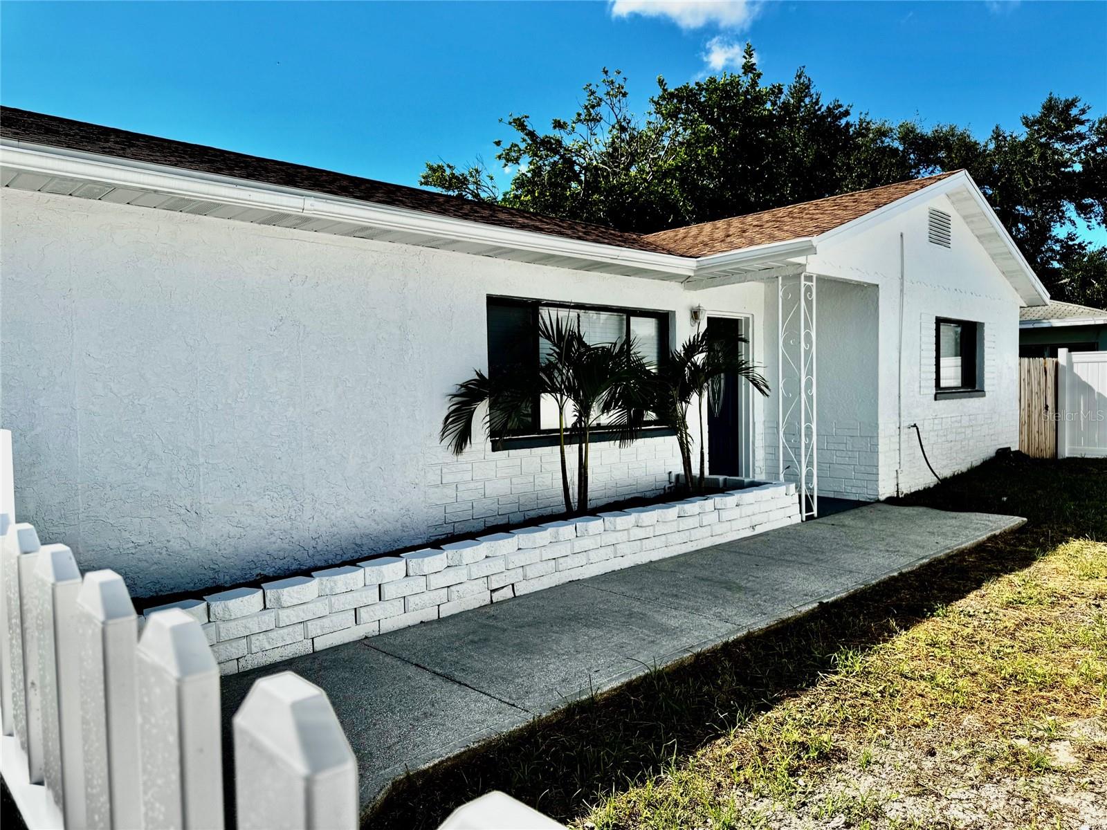 Image 3 of 30 For 7824 Starkey Road