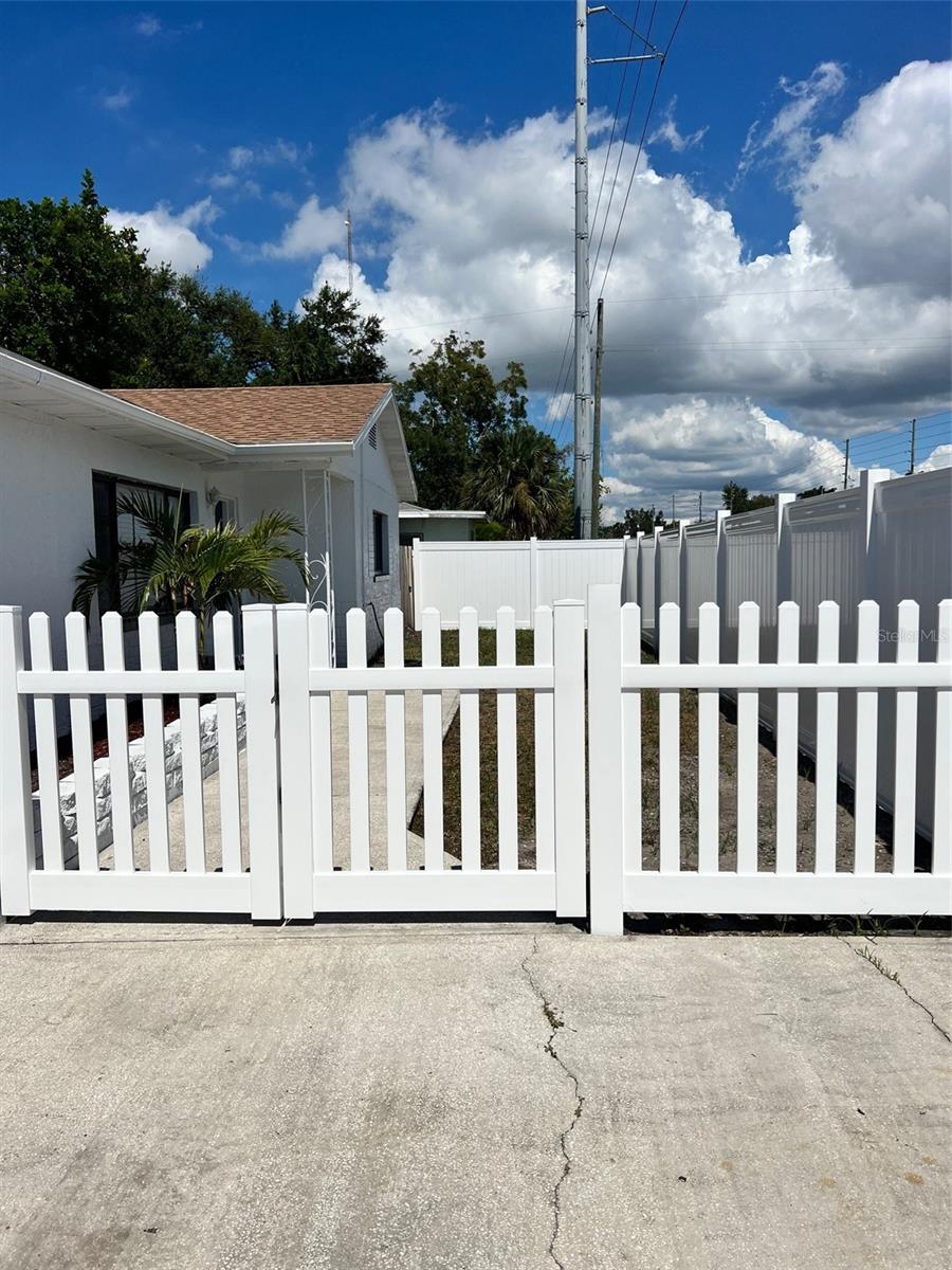 Image 6 of 30 For 7824 Starkey Road