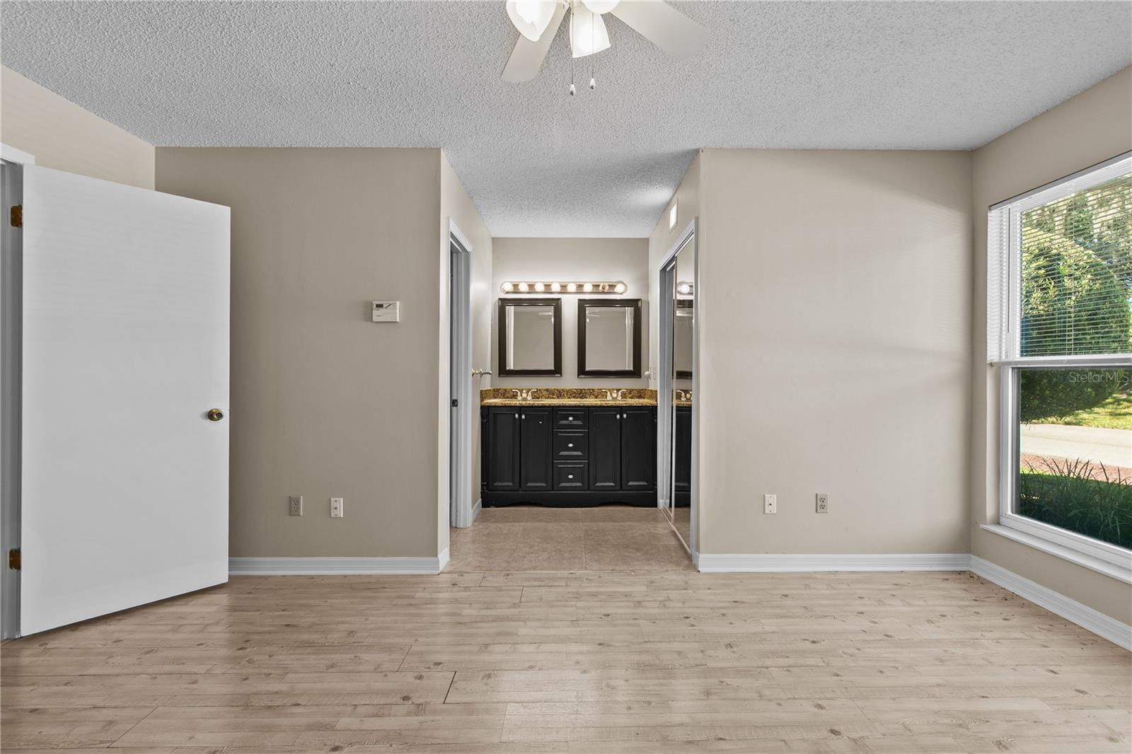 Image 15 of 24 For 111 Feather Edge Loop 4b