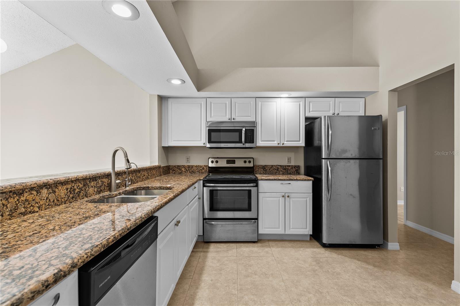 Image 3 of 24 For 111 Feather Edge Loop 4b