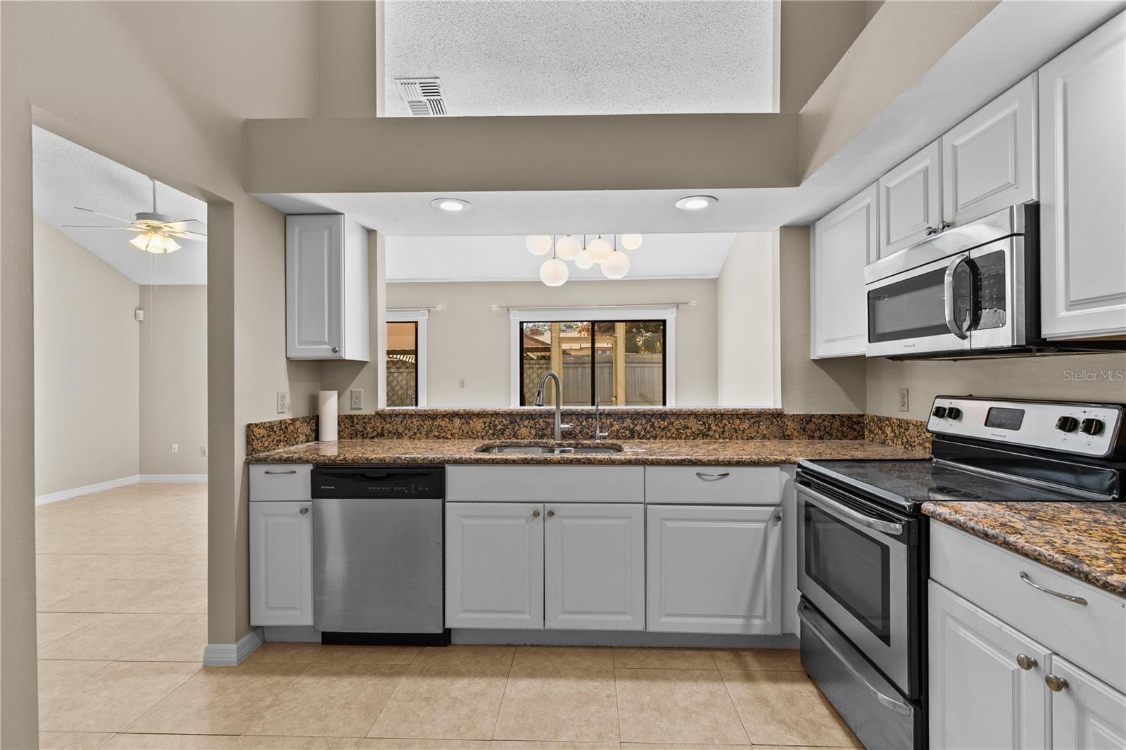 Image 4 of 24 For 111 Feather Edge Loop 4b