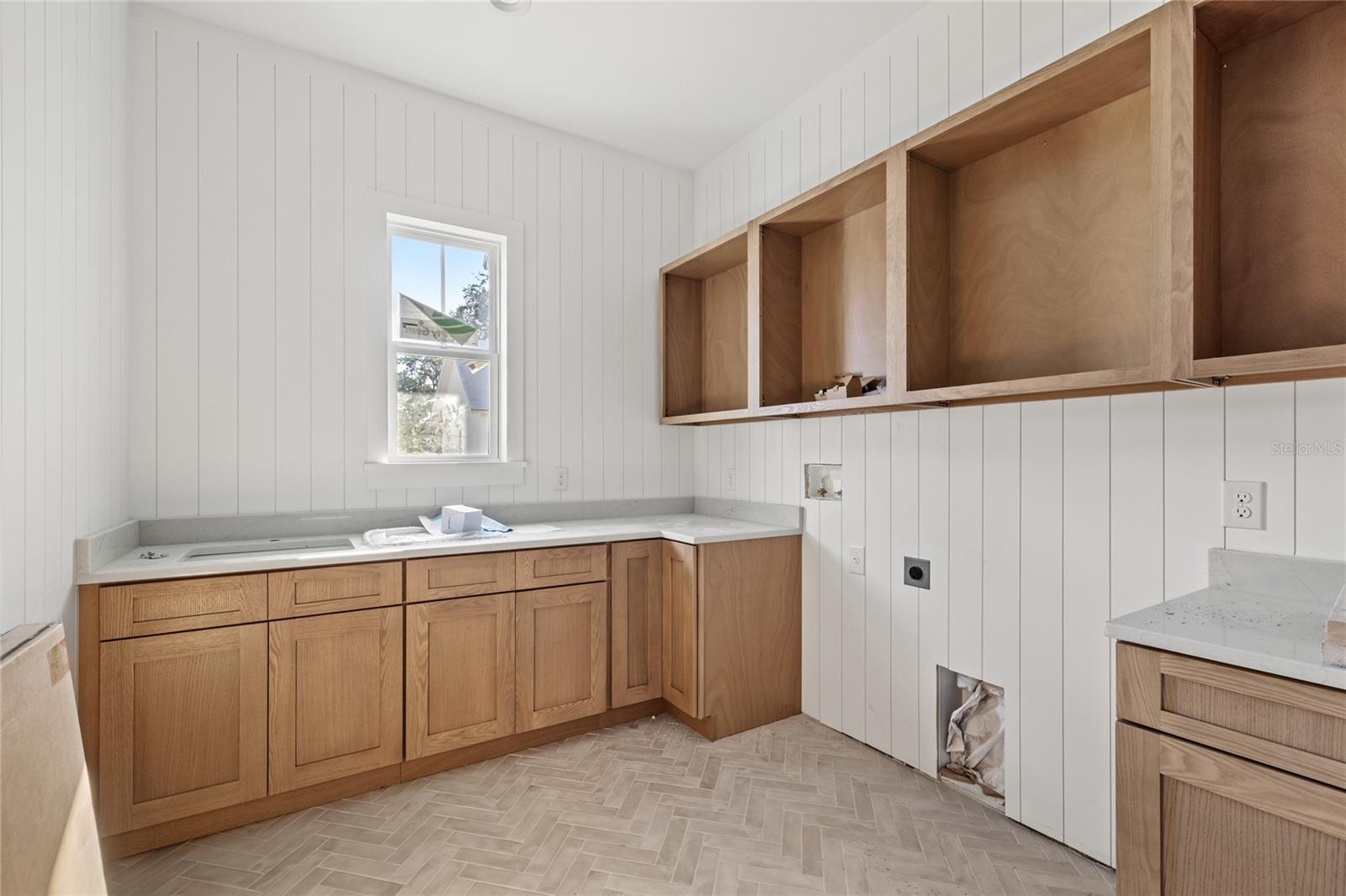 Image 10 of 95 For 1096 Riverway Drive