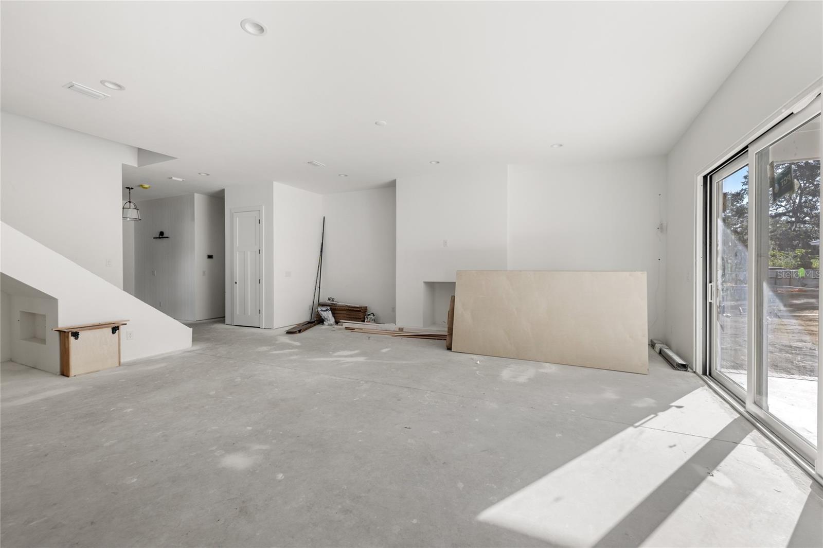 Image 14 of 95 For 1096 Riverway Drive