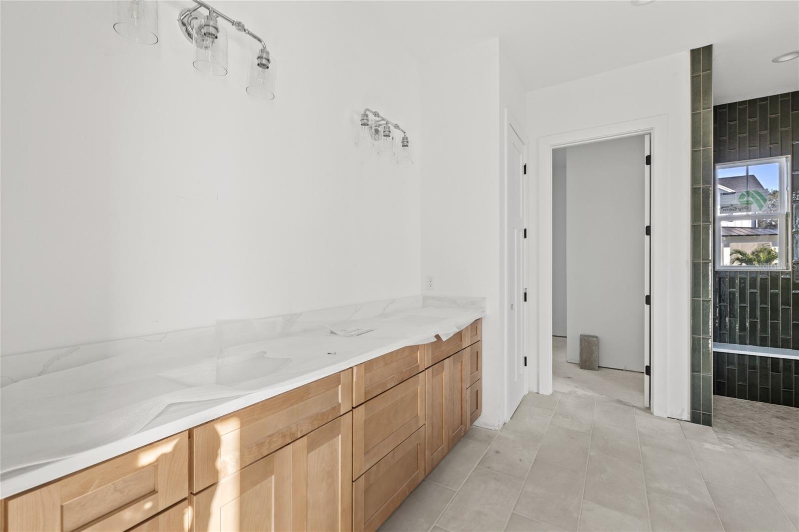 Image 20 of 95 For 1096 Riverway Drive