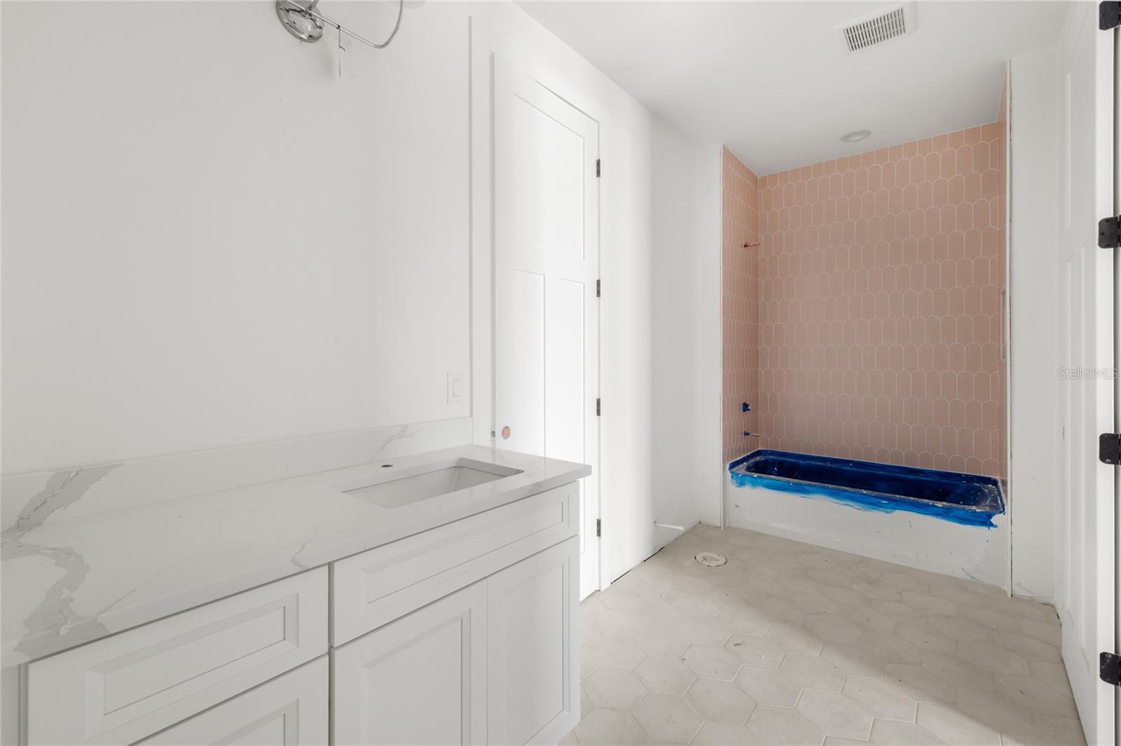 Image 33 of 95 For 1096 Riverway Drive