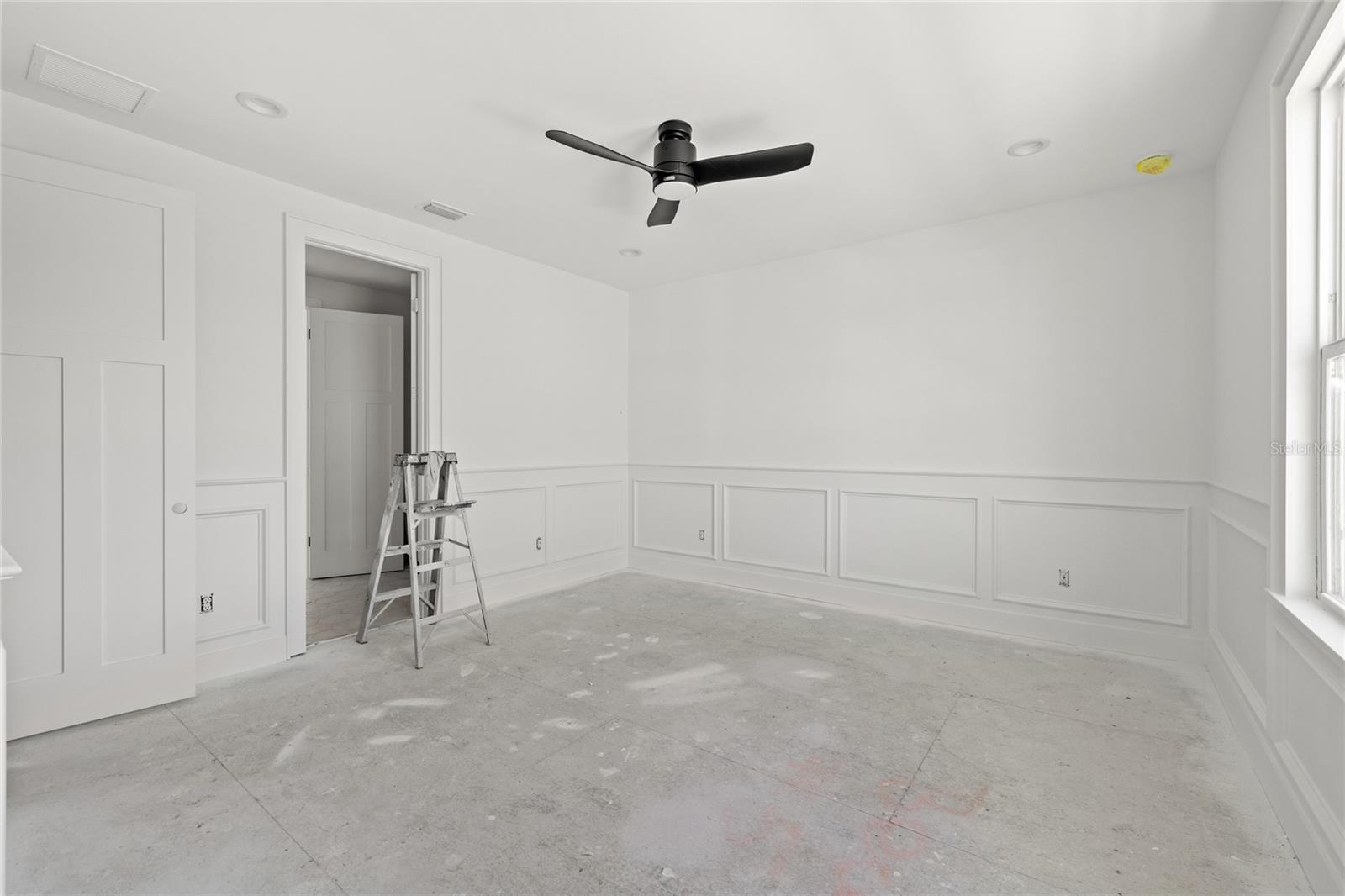 Image 36 of 95 For 1096 Riverway Drive