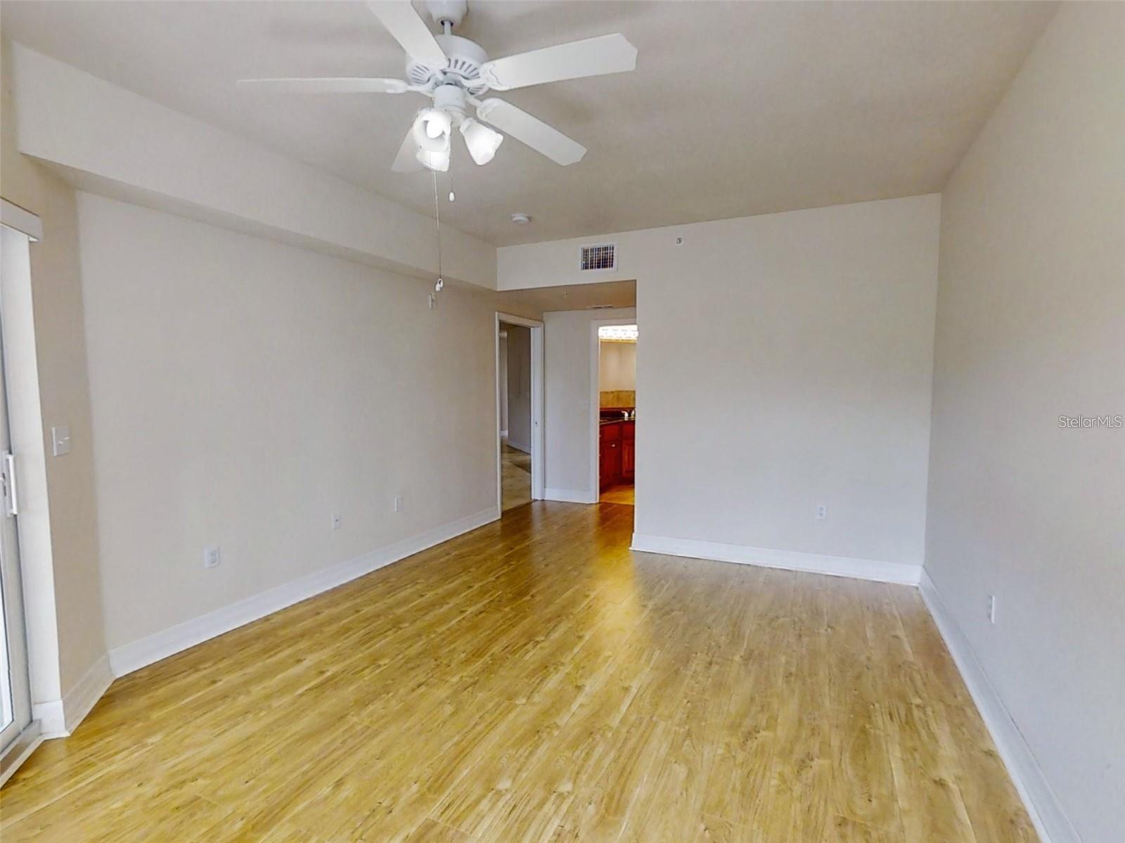 Image 14 of 52 For 5300 Atlantic Avenue 19-202