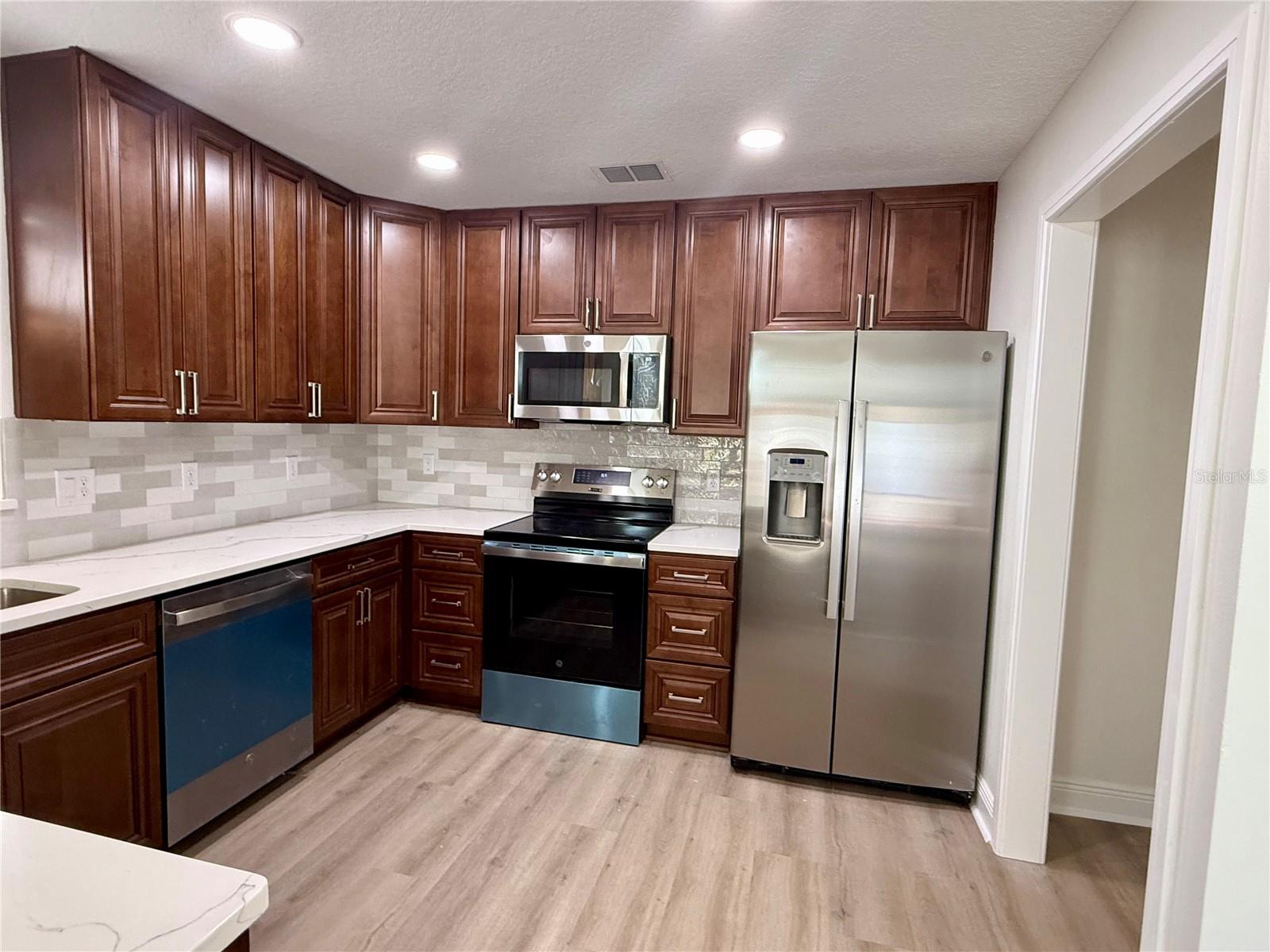 Listing photo id 5 for 1760 Stafford Springs Boulevard