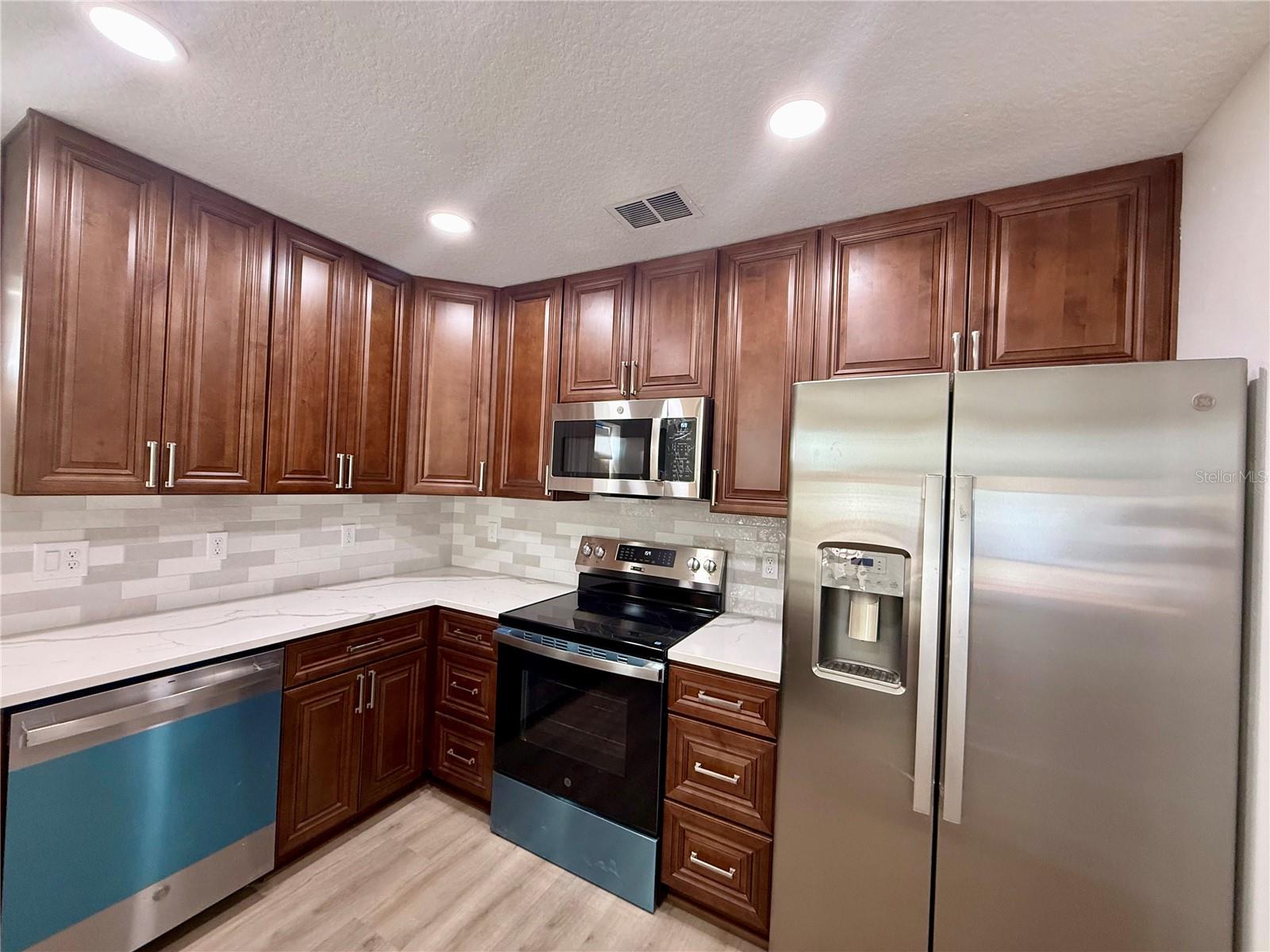 Listing photo id 6 for 1760 Stafford Springs Boulevard