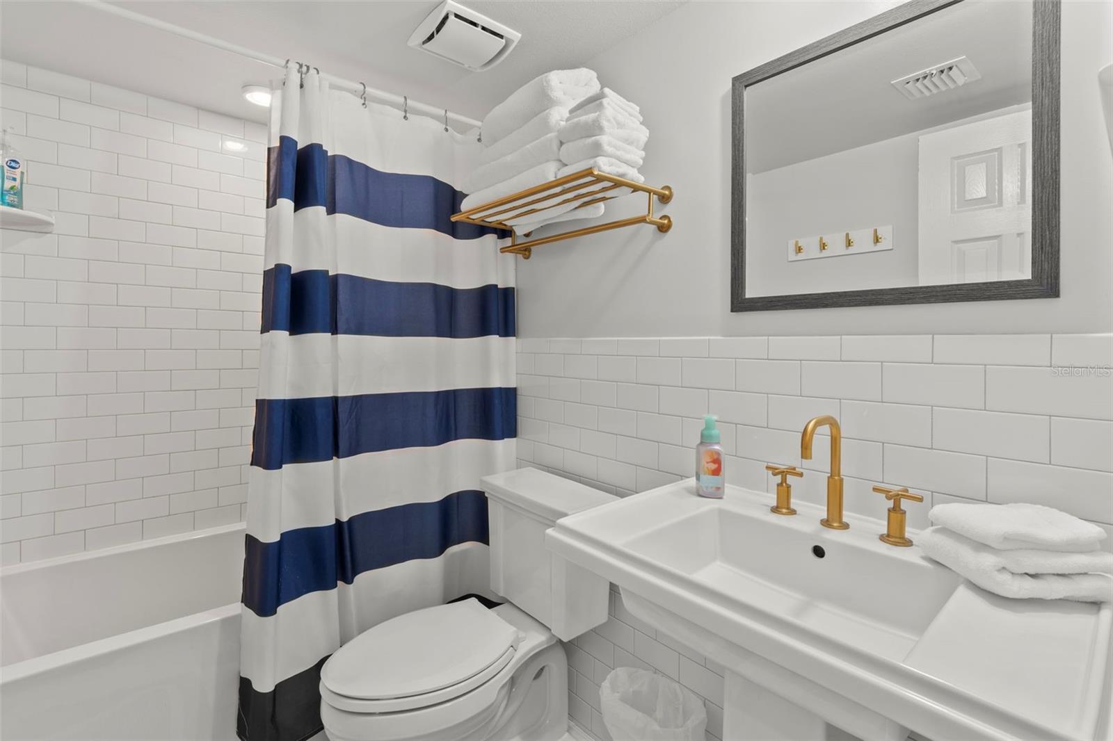 Image 32 of 46 For 2401 Atlantic Avenue E101