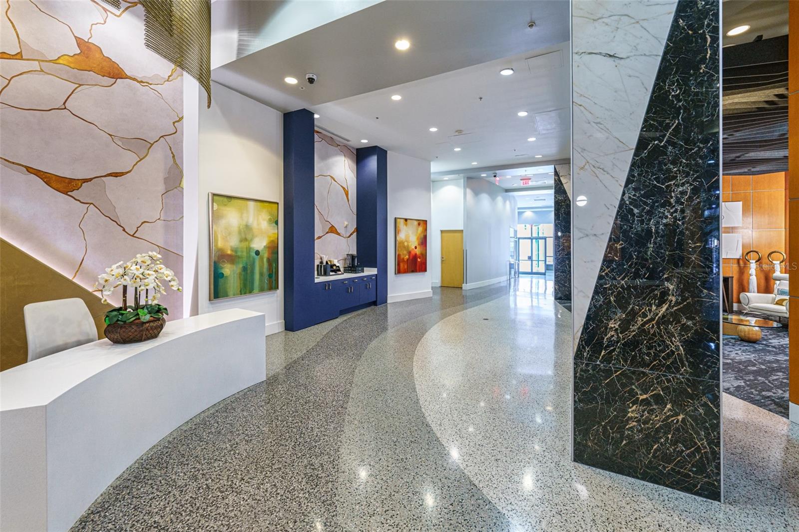 Image 26 of 31 For 155 Court Avenue 1305