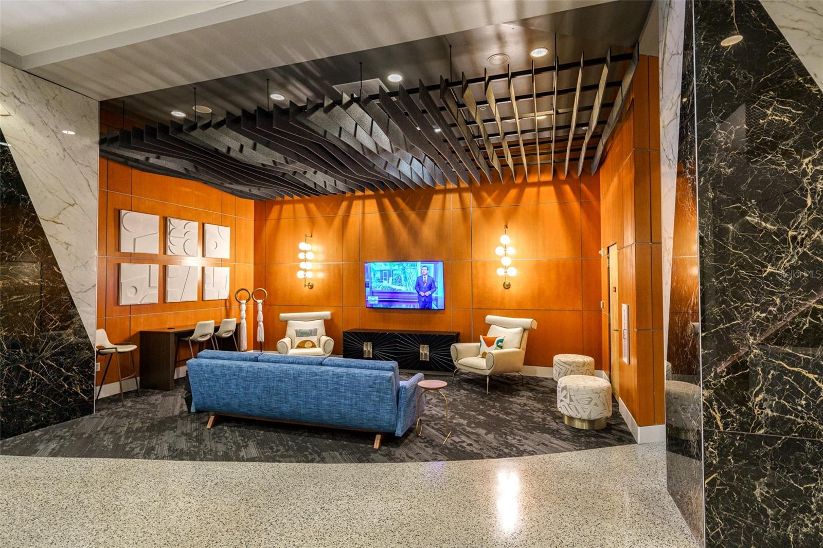 Image 27 of 31 For 155 Court Avenue 1305