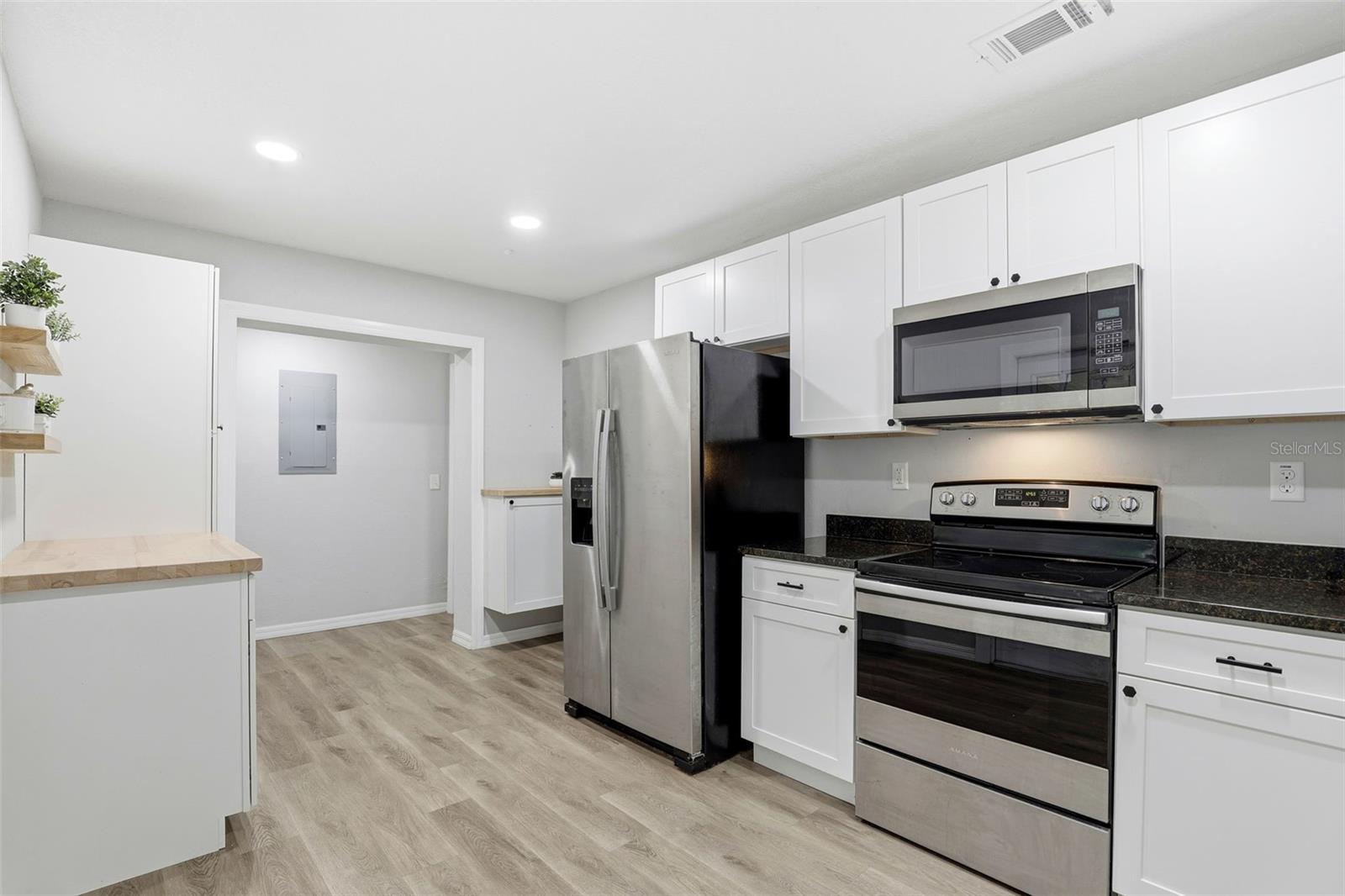 Image 12 of 36 For 1515 Elliott Street