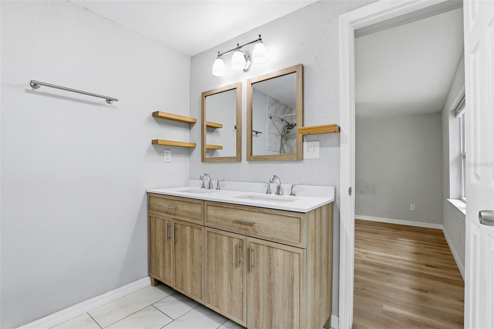 Image 17 of 36 For 1515 Elliott Street