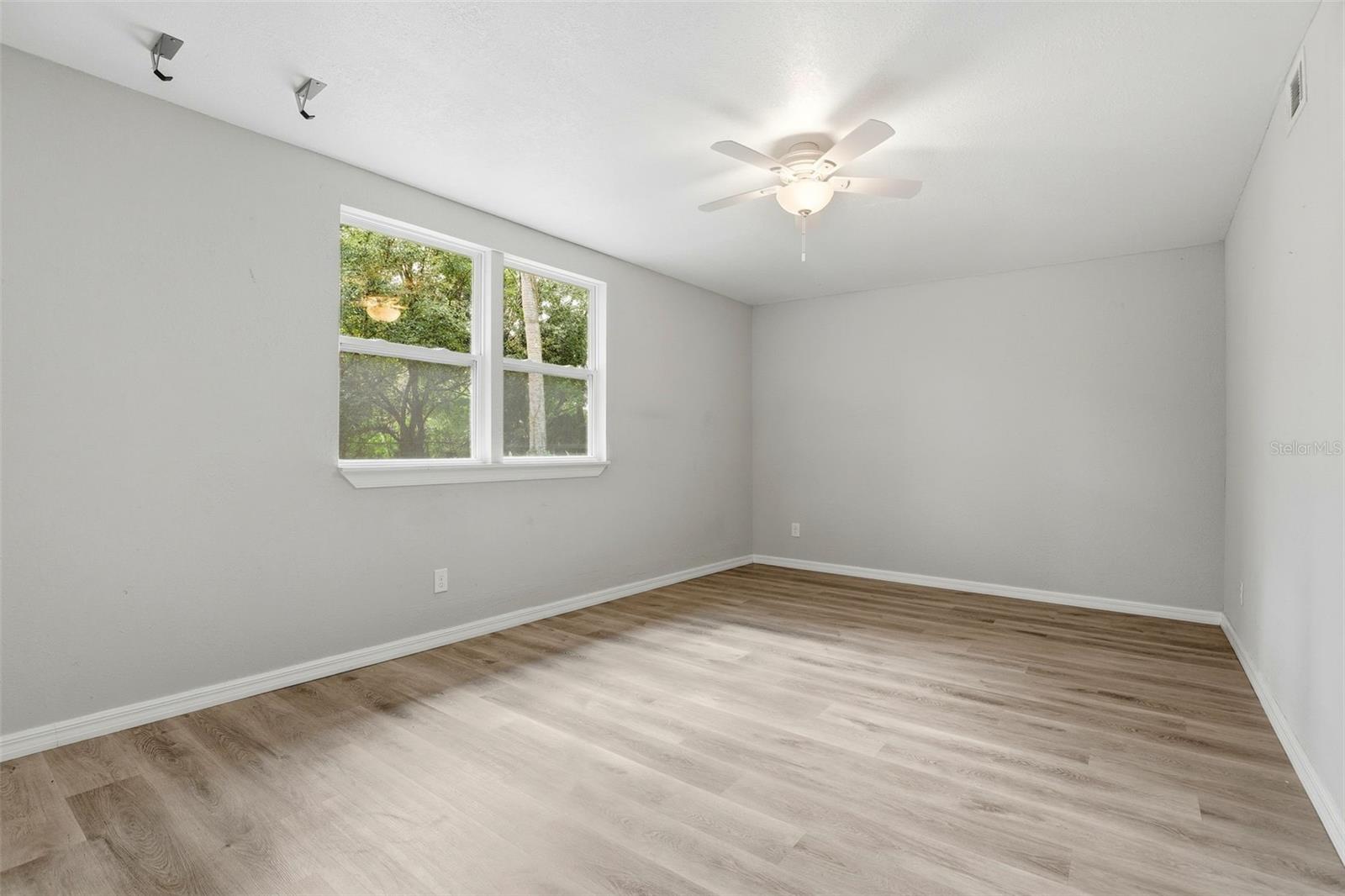 Image 20 of 36 For 1515 Elliott Street