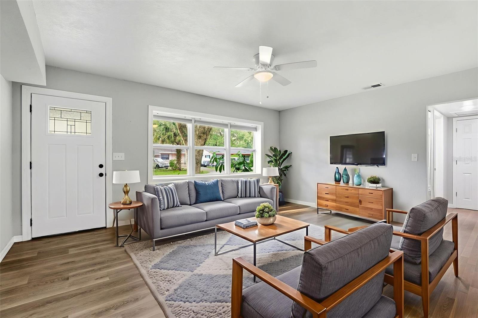 Image 4 of 36 For 1515 Elliott Street