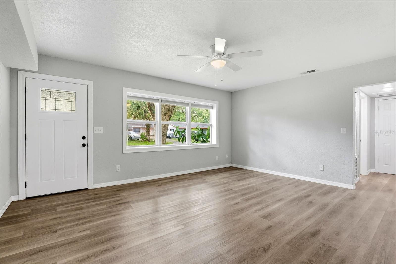 Image 5 of 36 For 1515 Elliott Street