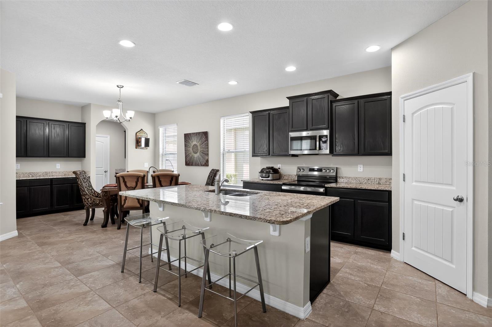 Image 11 of 34 For 10625 Atwater Bay Drive