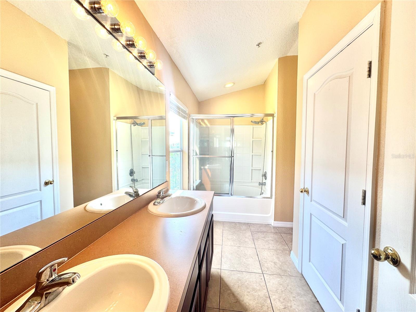 Image 10 of 17 For 6464 Goldenrod Road 32a