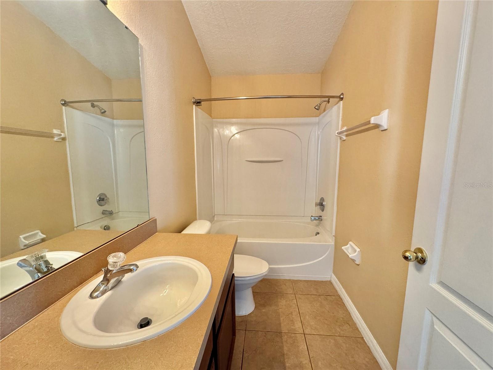 Image 14 of 17 For 6464 Goldenrod Road 32a