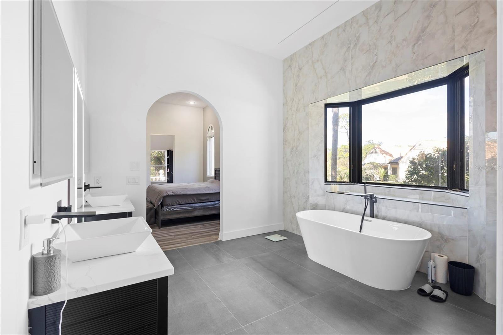 Listing photo id 35 for 1126 Brownshire Court