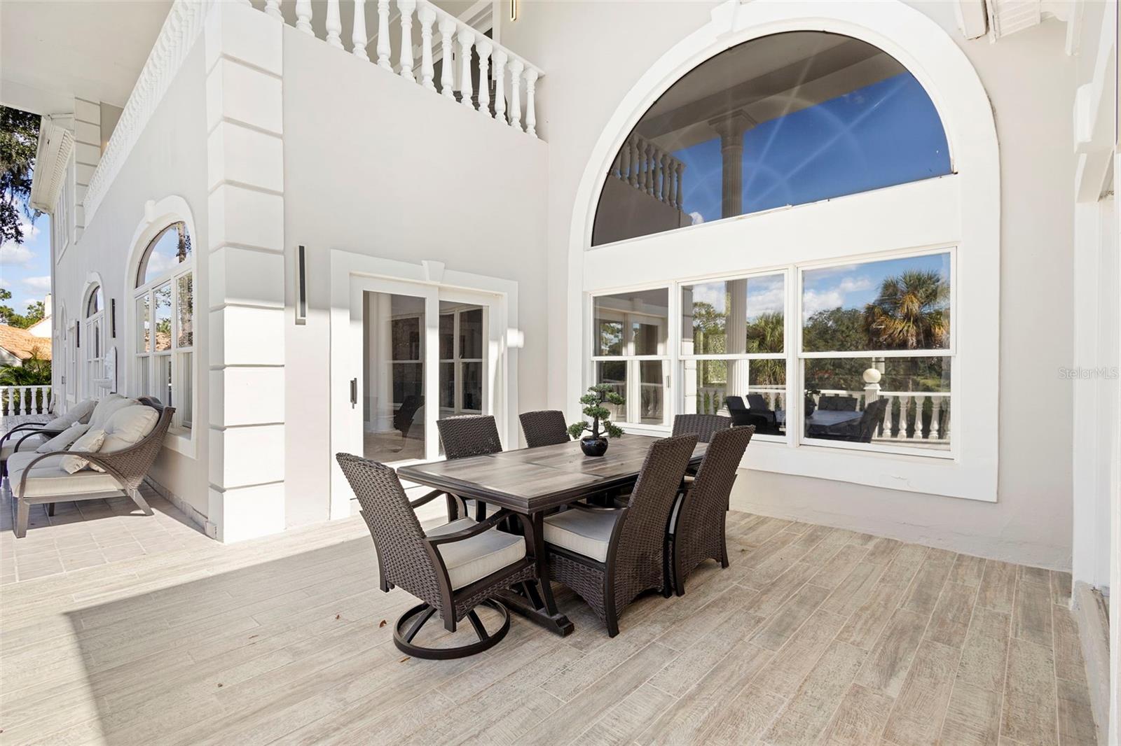 Listing photo id 36 for 1126 Brownshire Court