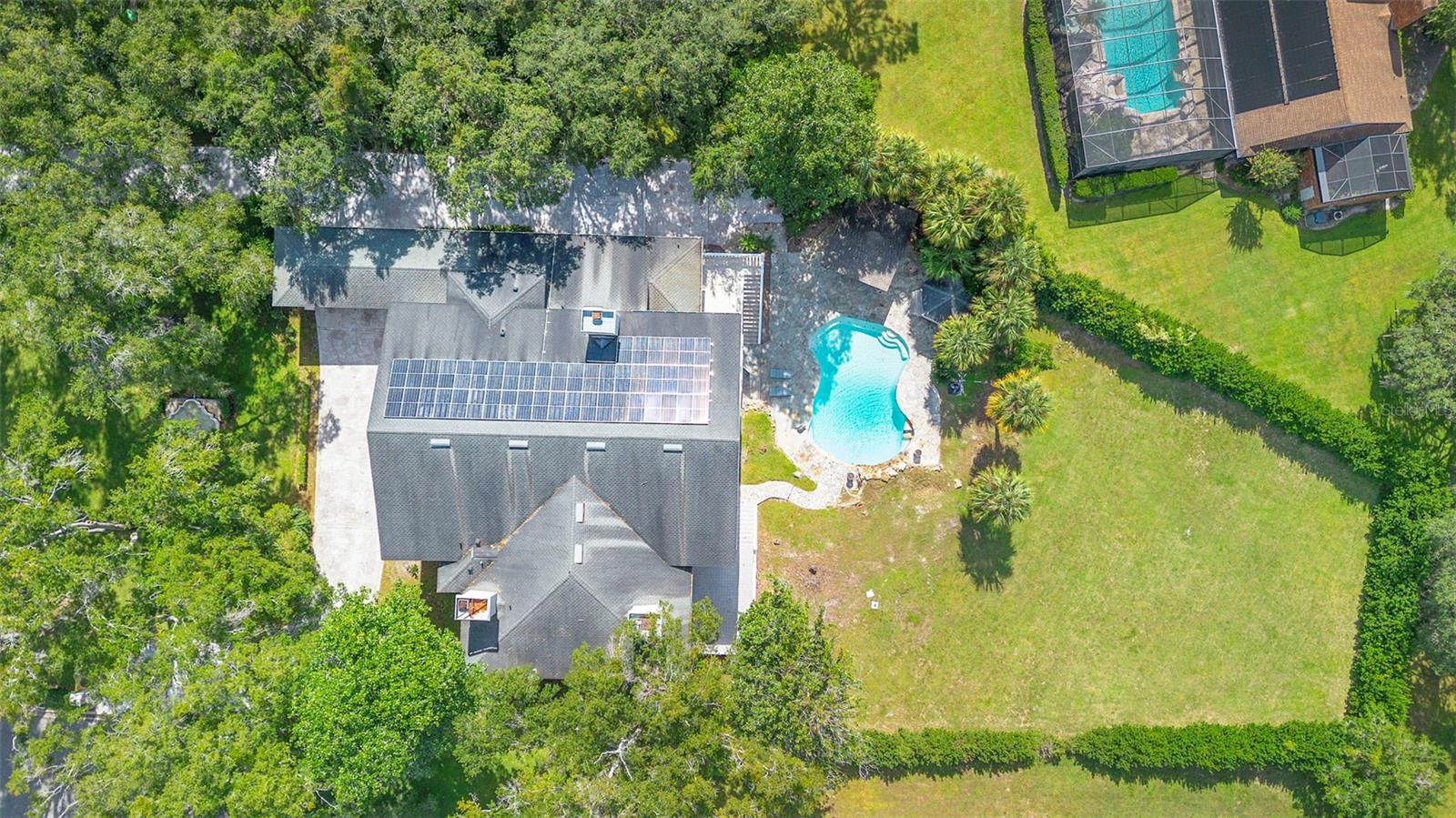 Listing photo id 3 for 1126 Brownshire Court