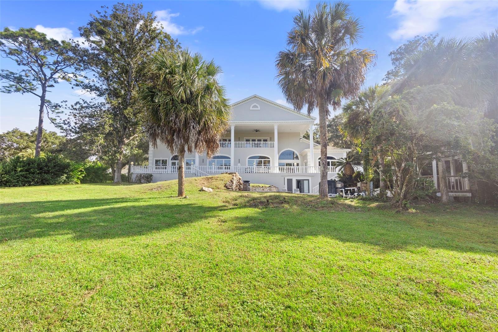 Listing photo id 4 for 1126 Brownshire Court