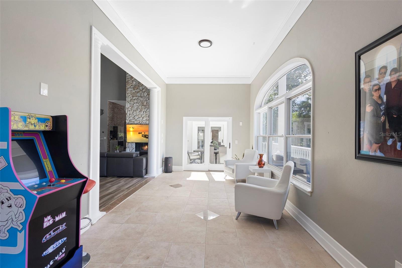 Listing photo id 59 for 1126 Brownshire Court