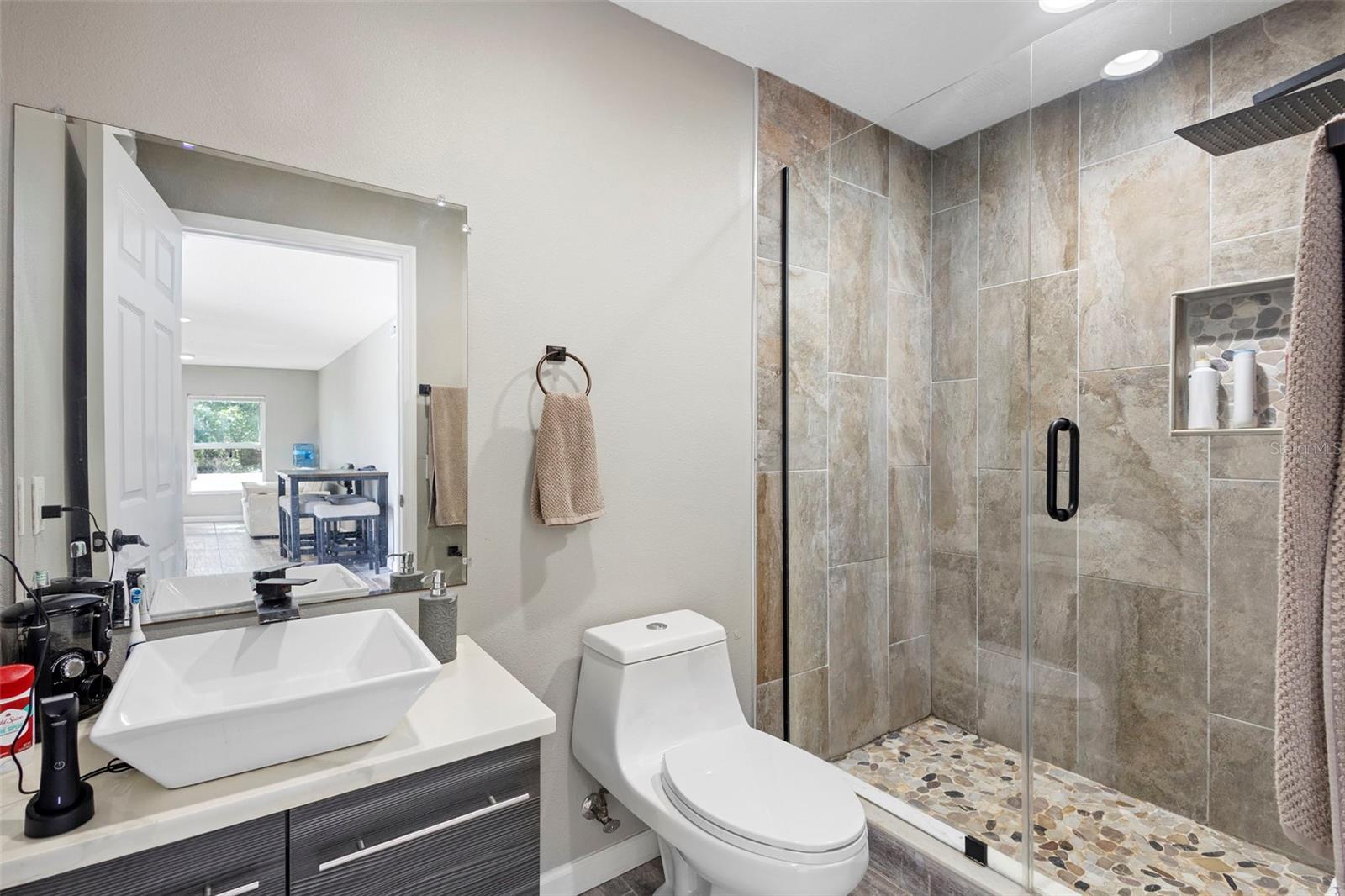 Listing photo id 67 for 1126 Brownshire Court