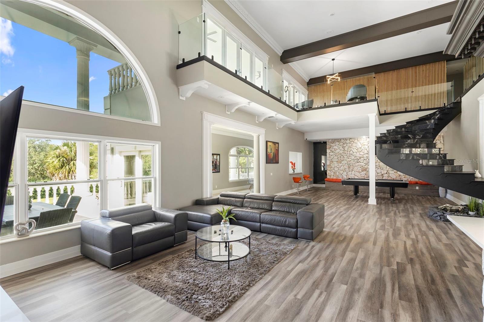 Listing photo id 70 for 1126 Brownshire Court