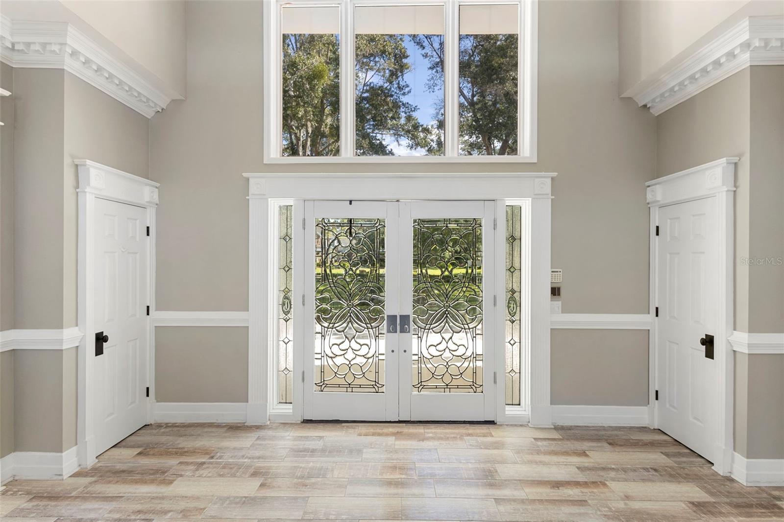 Listing photo id 81 for 1126 Brownshire Court