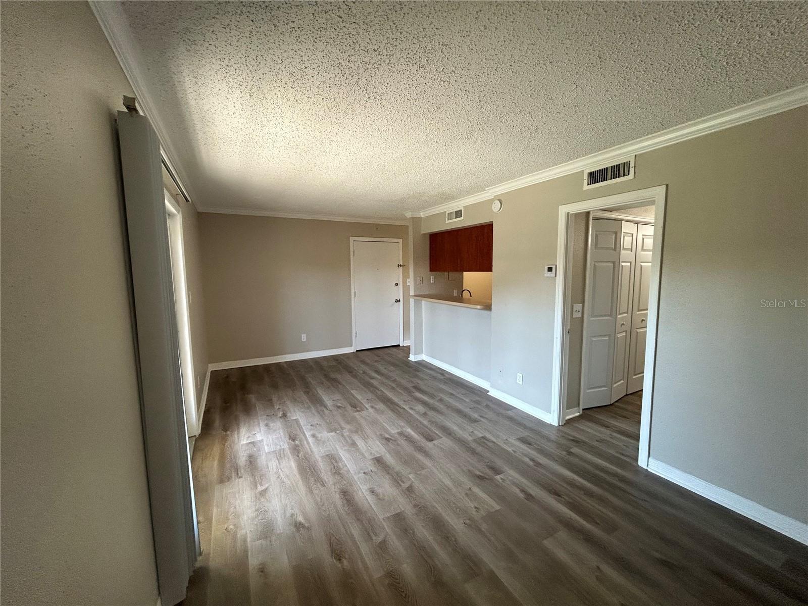 Image 9 of 14 For 435 Wymore Road 203