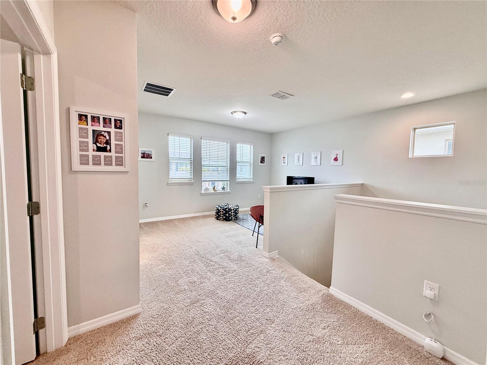 Image 29 of 37 For 17098 Water Spring Boulevard