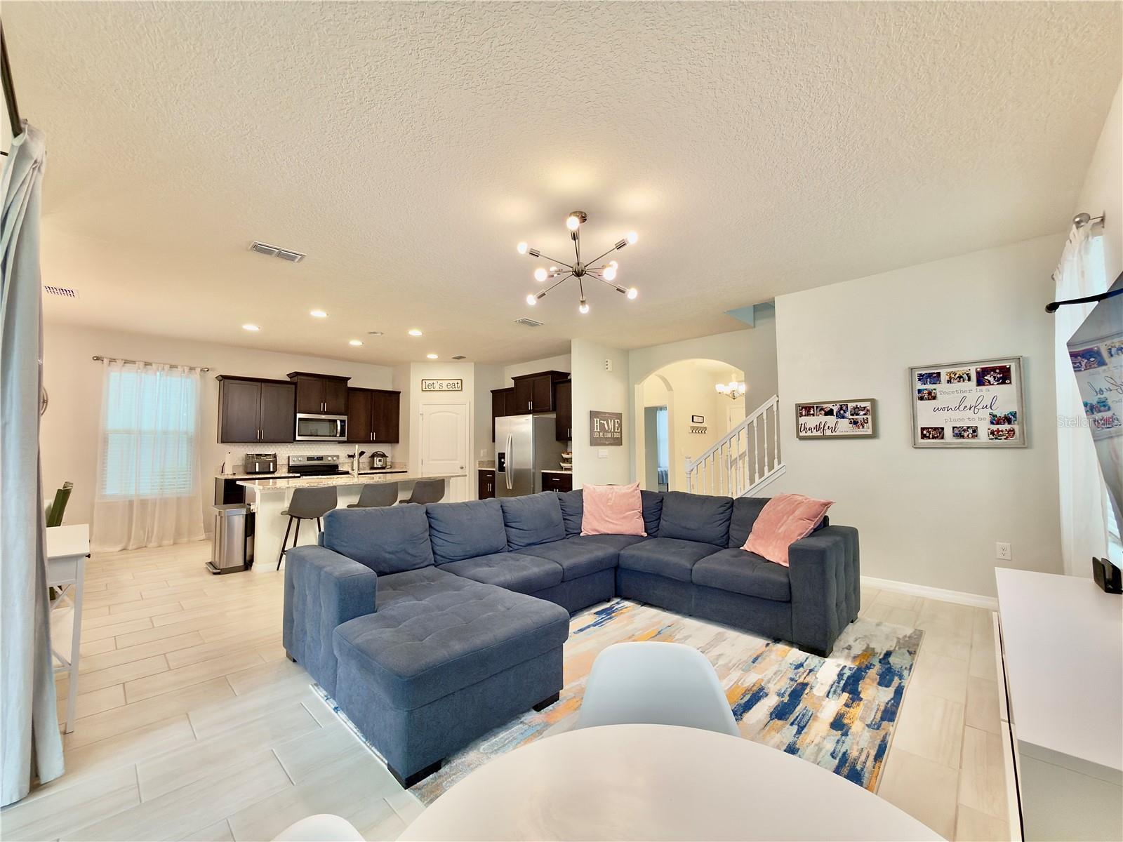 Image 9 of 37 For 17098 Water Spring Boulevard