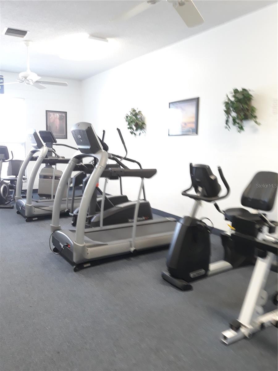 Image 12 of 14 For 1539 Carolwood Boulevard