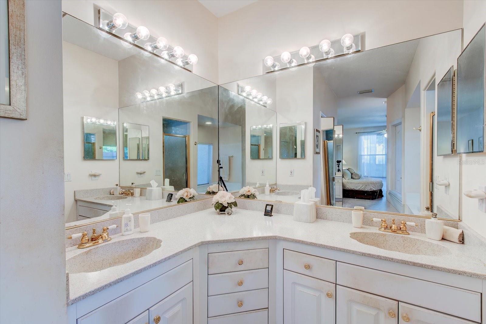 Image 19 of 36 For 3690 Belle Arbor Circle