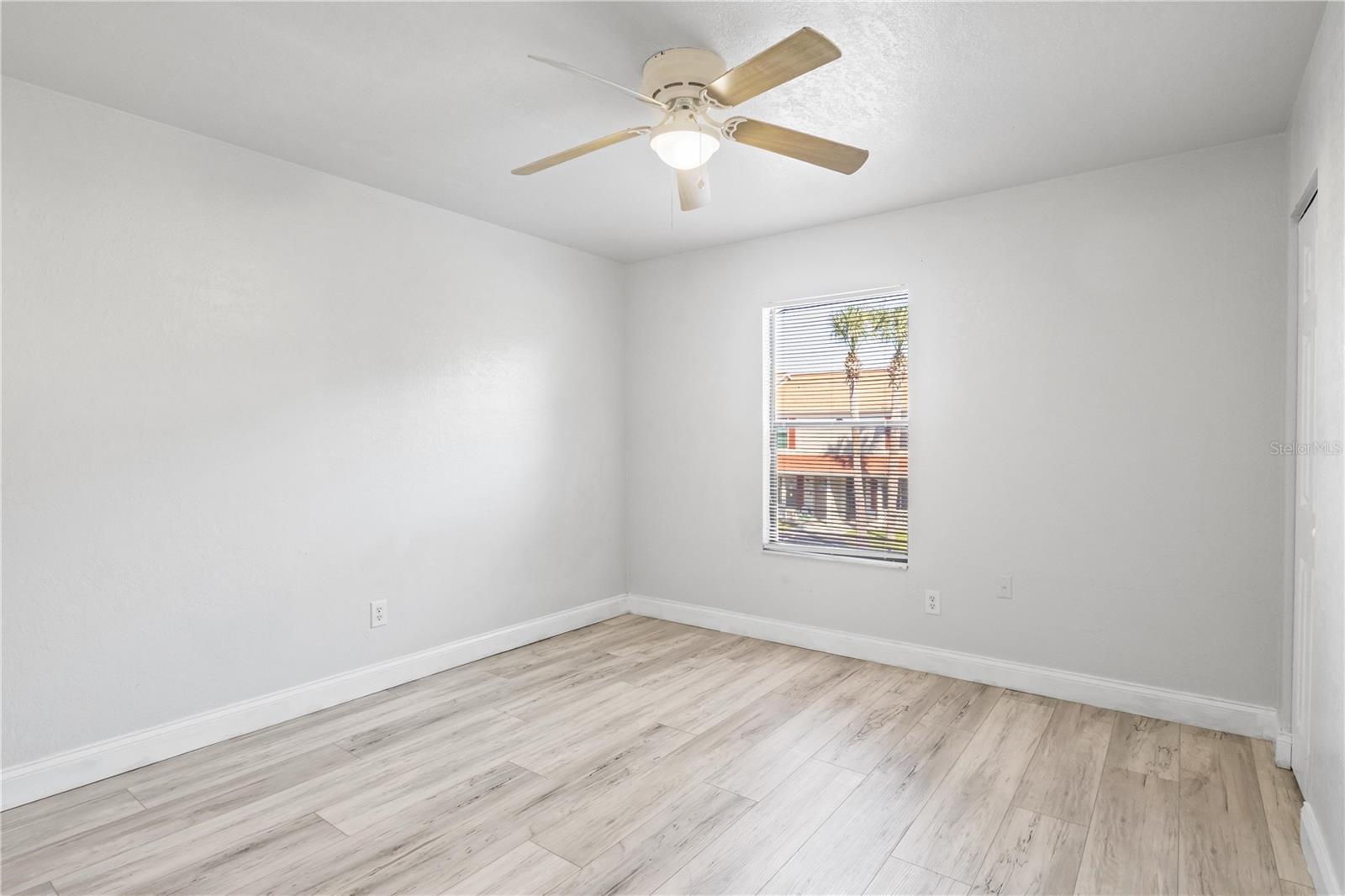 Image 12 of 17 For 980 Canal View Boulevard I3