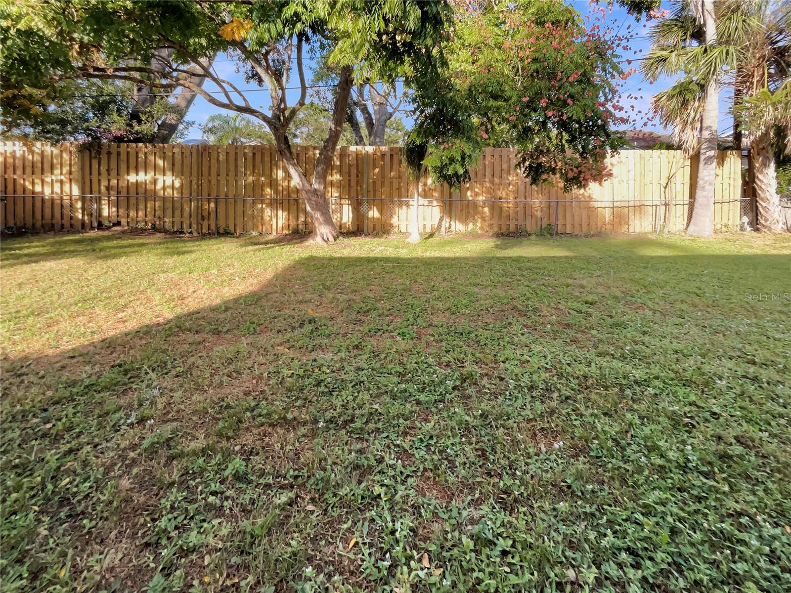 Listing photo id 20 for 2132 Mcintosh Road