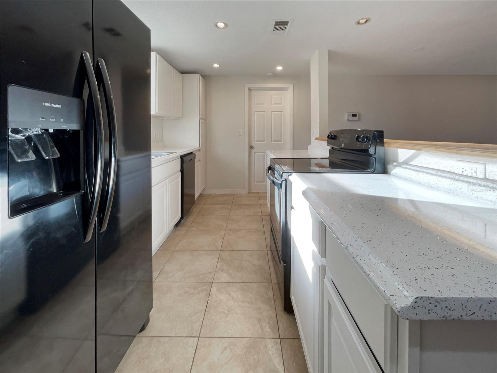 Listing photo id 2 for 2132 Mcintosh Road