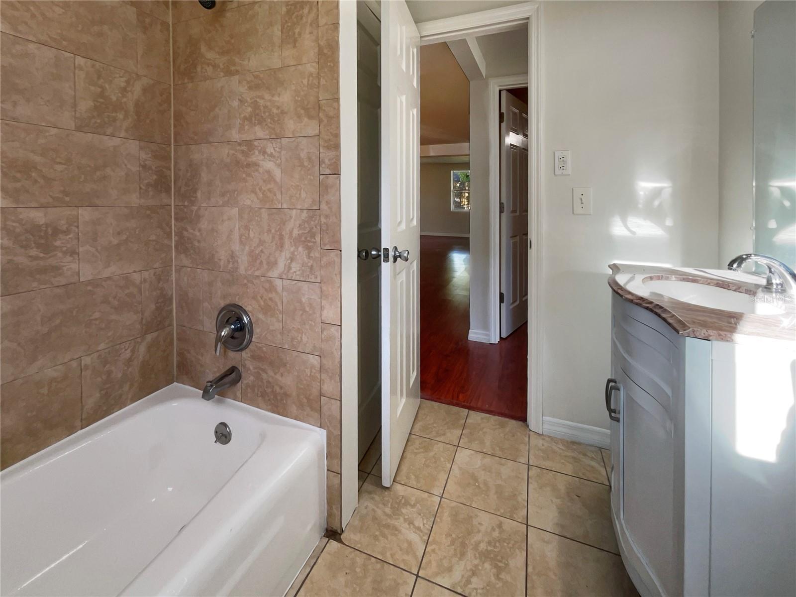 Listing photo id 3 for 2132 Mcintosh Road