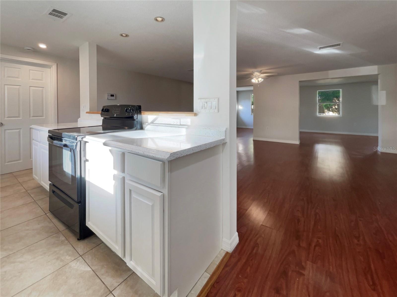 Listing photo id 5 for 2132 Mcintosh Road