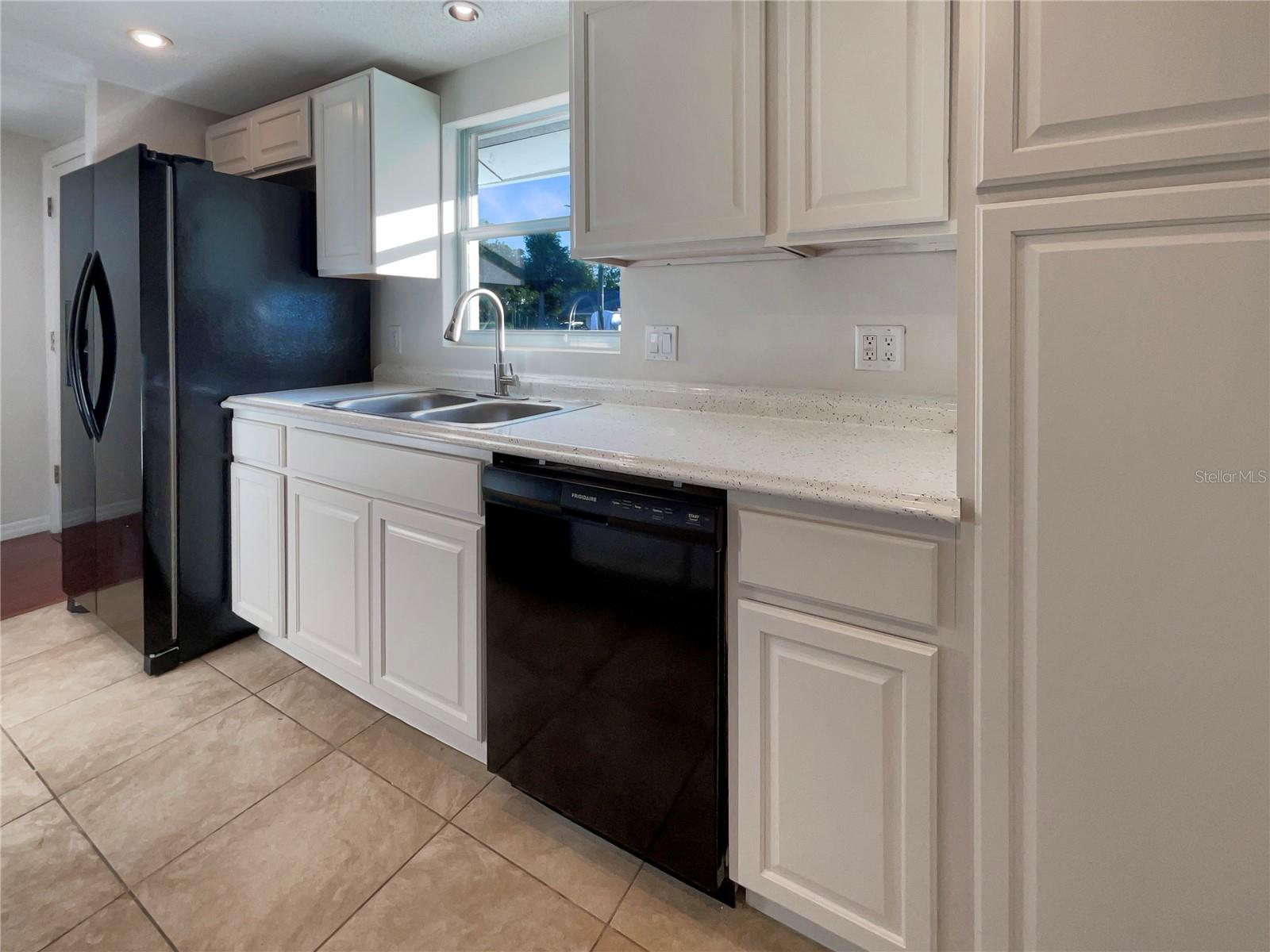 Listing photo id 6 for 2132 Mcintosh Road